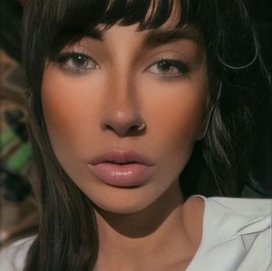 Meet your Posher, Bonita